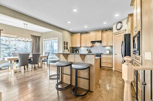 208 Tuscany Ravine View Nw, Calgary, AB - Indoor Photo Showing Kitchen With Upgraded Kitchen