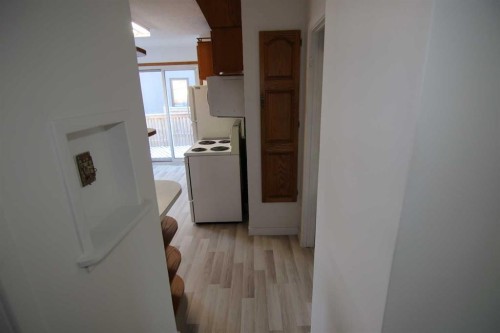 4008 2 Street Nw, Calgary, AB - Indoor