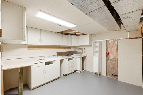 4314 54 Avenue, Olds, AB - Indoor