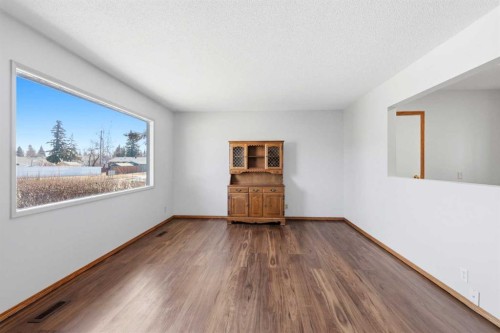 4314 54 Avenue, Olds, AB - Indoor