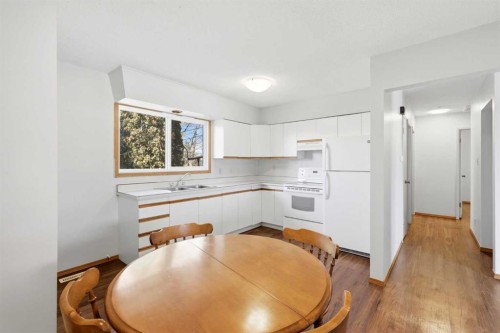 4314 54 Avenue, Olds, AB - Indoor