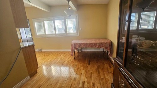 4 Clarendon Road Nw, Calgary, AB - Indoor