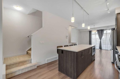 958 Sherwood Boulevard Nw, Calgary, AB - Indoor Photo Showing Kitchen