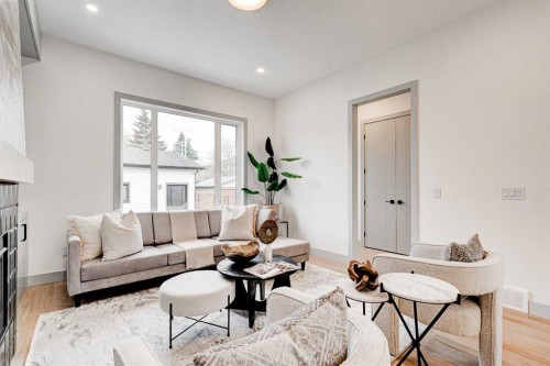 4615 82 Street Nw, Calgary, AB - Indoor Photo Showing Living Room