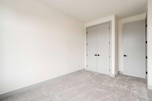 4615 82 Street Nw, Calgary, AB - Indoor Photo Showing Other Room
