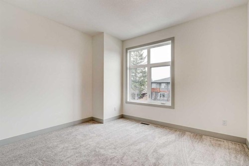 4615 82 Street Nw, Calgary, AB - Indoor Photo Showing Other Room