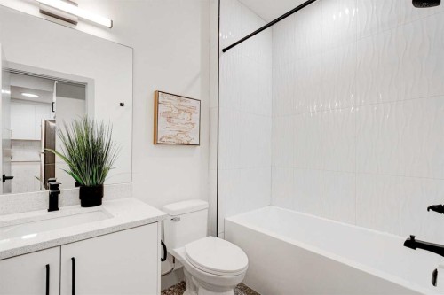 4615 82 Street Nw, Calgary, AB - Indoor Photo Showing Bathroom