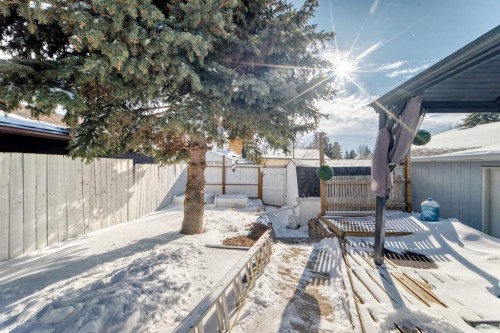236 Pinecliff Way Ne, Calgary, AB - Outdoor