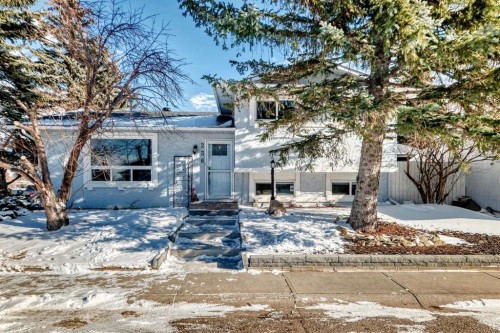 236 Pinecliff Way Ne, Calgary, AB - Outdoor