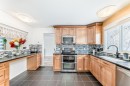 236 Pinecliff Way Ne, Calgary, AB  - Indoor Photo Showing Kitchen With Upgraded Kitchen 