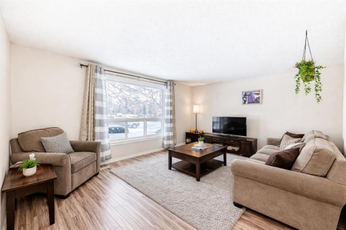 236 Pinecliff Way Ne, Calgary, AB - Indoor Photo Showing Living Room