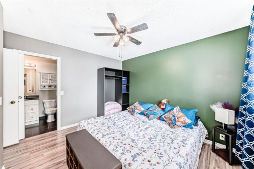 236 Pinecliff Way Ne, Calgary, AB - Indoor Photo Showing Bedroom