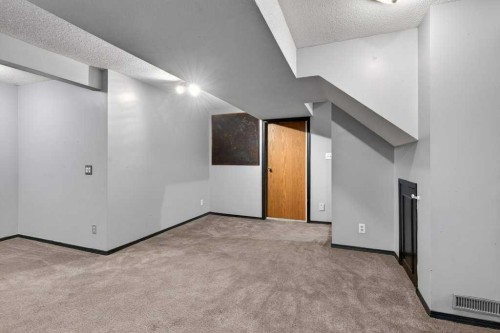 4 Abergale Way Ne, Calgary, AB 