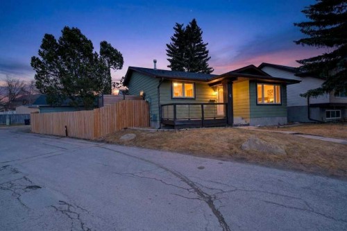 4 Abergale Way Ne, Calgary, AB 