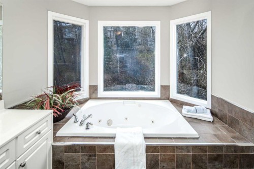 79 Hamptons Heights Nw, Calgary, AB - Indoor
