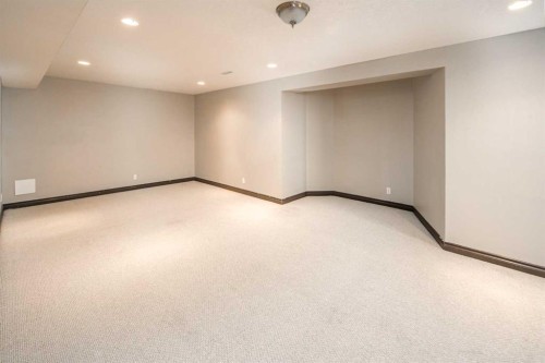 79 Hamptons Heights Nw, Calgary, AB - Indoor Photo Showing Other Room