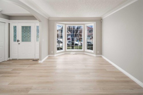 79 Hamptons Heights Nw, Calgary, AB - Indoor Photo Showing Other Room