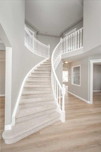 79 Hamptons Heights Nw, Calgary, AB - Indoor Photo Showing Other Room