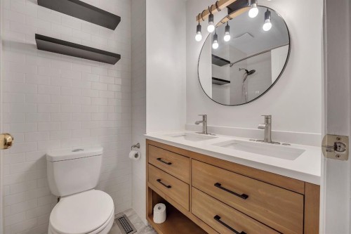 23-73 Glenbrook Crescent, Cochrane, AB - Indoor Photo Showing Bathroom