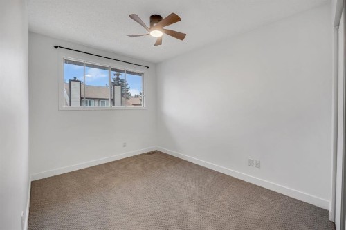 23-73 Glenbrook Crescent, Cochrane, AB - Indoor Photo Showing Other Room