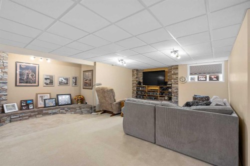 310 Riverside Garden Nw, High River, AB - Indoor