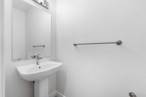 142 Sunstone Way, Balzac, AB - Indoor Photo Showing Bathroom