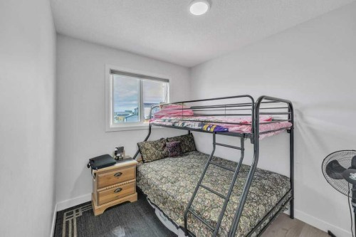 1612 Rangeview Drive Se, Calgary, AB - Indoor Photo Showing Bedroom