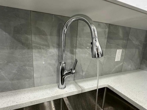 1612 Rangeview Drive Se, Calgary, AB - Indoor Photo Showing Bathroom