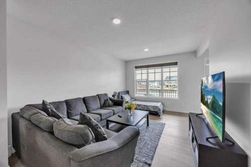 1612 Rangeview Drive Se, Calgary, AB - Indoor Photo Showing Living Room