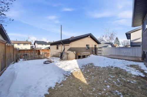 447 Berkley Crescent Nw, Calgary, AB - Outdoor With Exterior
