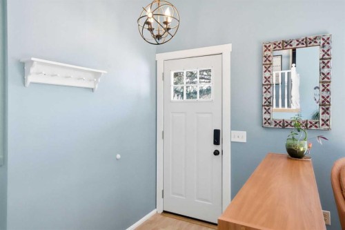 447 Berkley Crescent Nw, Calgary, AB - Indoor Photo Showing Other Room