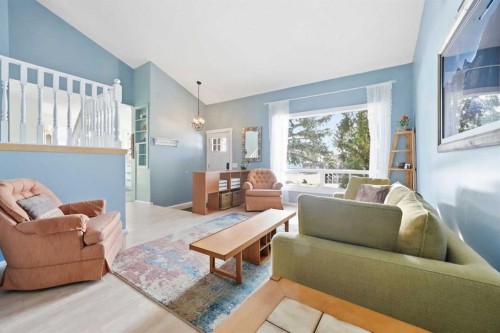 447 Berkley Crescent Nw, Calgary, AB - Indoor Photo Showing Living Room