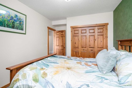 122 Hidden Creek Heights Nw, Calgary, AB - Indoor Photo Showing Bedroom