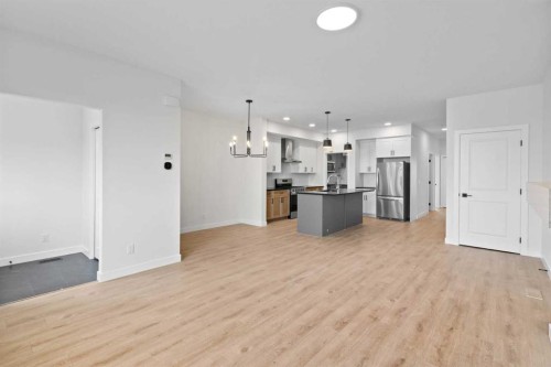 175 Belvedere Crescent Se, Calgary, AB - Indoor Photo Showing Kitchen