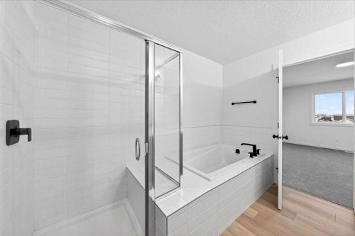 82 Versant Rise Sw, Calgary, AB - Indoor Photo Showing Bathroom