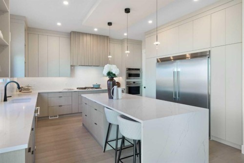 232 West Chestermere Drive, Chestermere, AB - Indoor Photo Showing Kitchen With Upgraded Kitchen