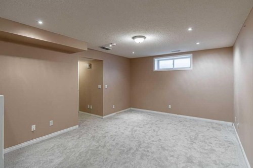 13 Coville Gardens Ne, Calgary, AB - Indoor