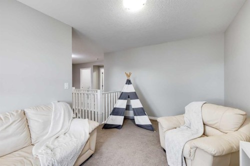22 Osborne Common Sw, Airdrie, AB - Indoor