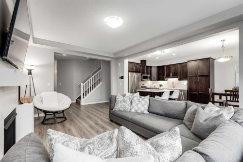 22 Osborne Common Sw, Airdrie, AB - Indoor Photo Showing Living Room