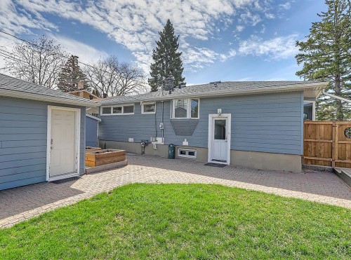 44 Granlea Place Sw, Calgary, AB - Outdoor