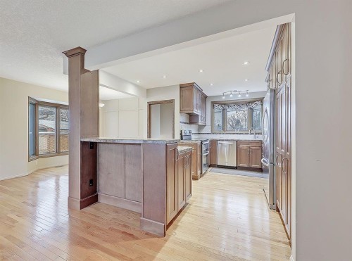 44 Granlea Place Sw, Calgary, AB - Indoor