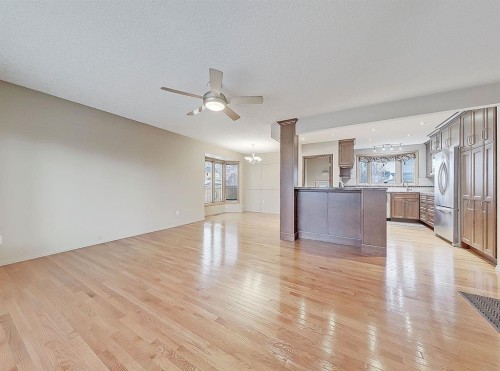 44 Granlea Place Sw, Calgary, AB - Indoor Photo Showing Other Room