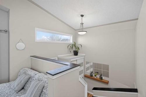 107 Mt Allan Circle Se, Calgary, AB - Indoor
