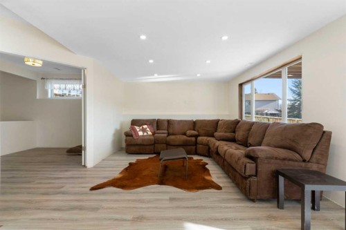 202 Schooner Close Nw, Calgary, AB 