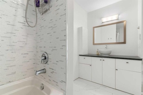 202 Schooner Close Nw, Calgary, AB 