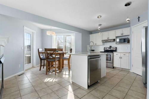 202 Schooner Close Nw, Calgary, AB 