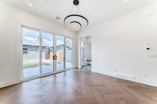 2006 41 Avenue Sw, Calgary, AB - Indoor Photo Showing Other Room