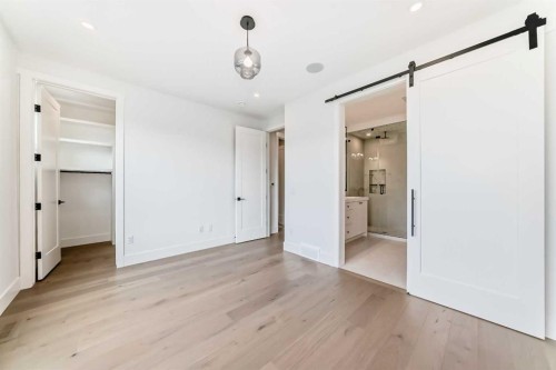 2006 41 Avenue Sw, Calgary, AB - Indoor Photo Showing Other Room