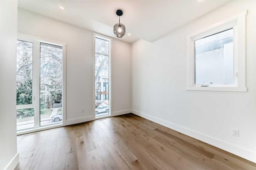 2006 41 Avenue Sw, Calgary, AB - Indoor Photo Showing Other Room