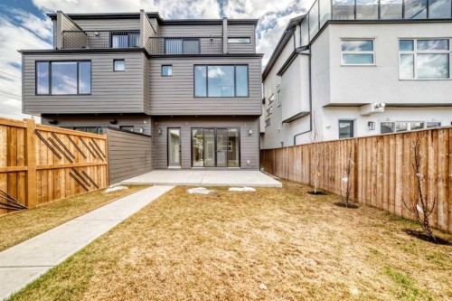 2006 41 Avenue Sw, Calgary, AB - Outdoor